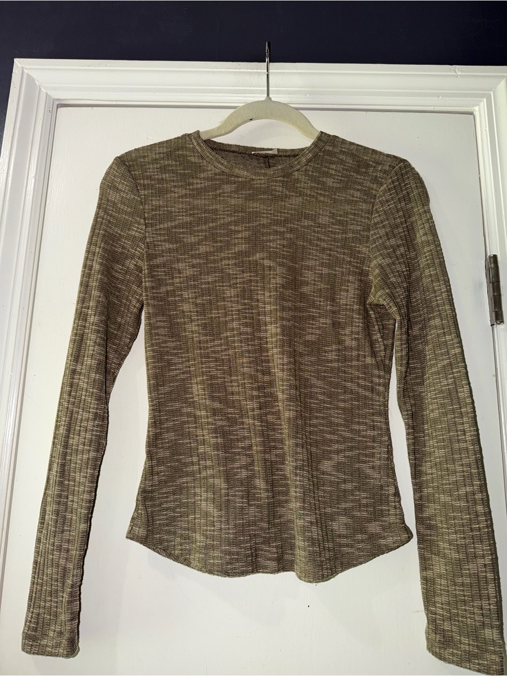 Heathered  Long-Sleeve Ribbed Crewneck Top
